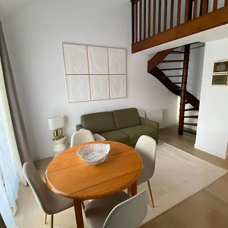 Apartment Duplex In A Private Greeny Tourgeville