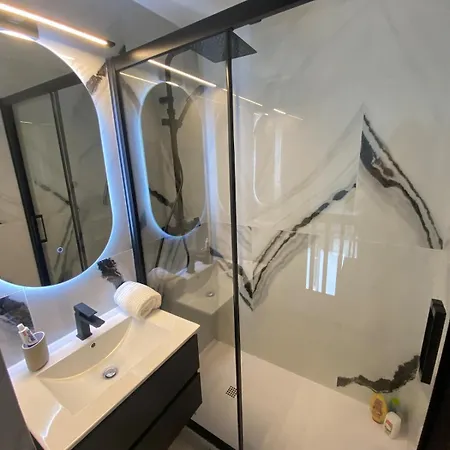 아파트 Duplex In A Private Greeny 투르제빌