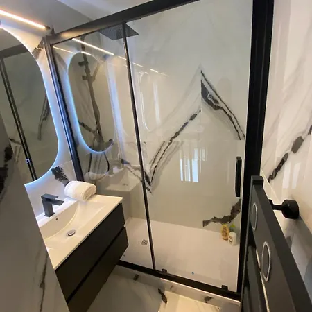 Duplex In A Private Greeny * 투르제빌