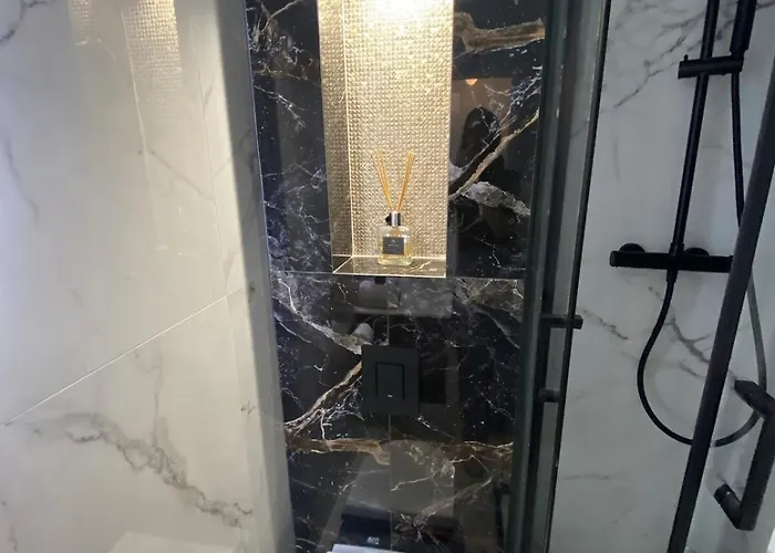 Duplex In A Private Greeny 아파트 *