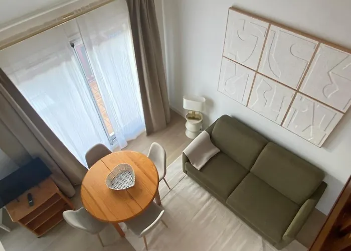 아파트 Duplex In A Private Greeny 투르제빌