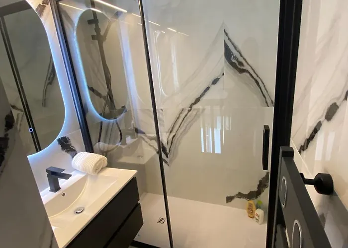 Duplex In A Private Greeny * 투르제빌