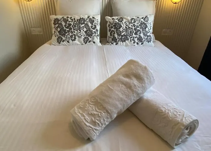 Duplex In A Private Greeny *