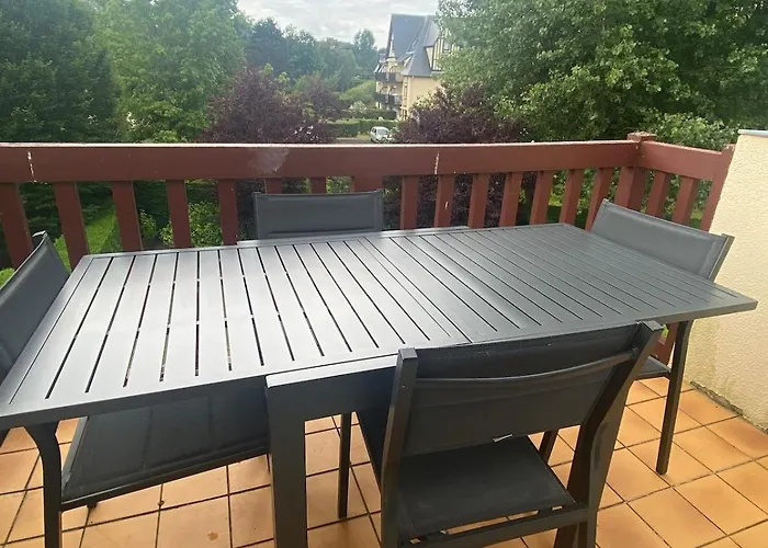 Duplex In A Private Greeny * 투르제빌